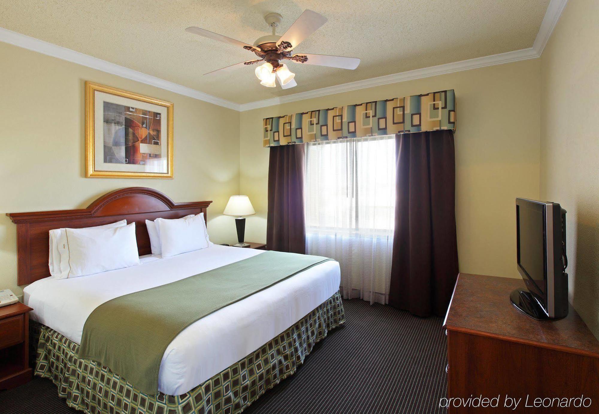 Holiday Inn Express Hotel & Suites Greenville By Ihg Номер фото