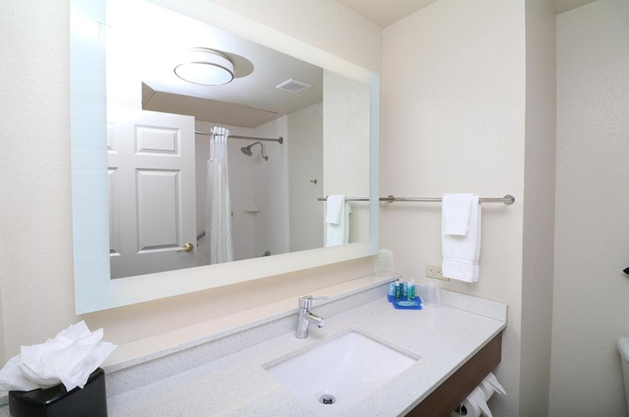 Holiday Inn Express Hotel & Suites Greenville By Ihg Экстерьер фото