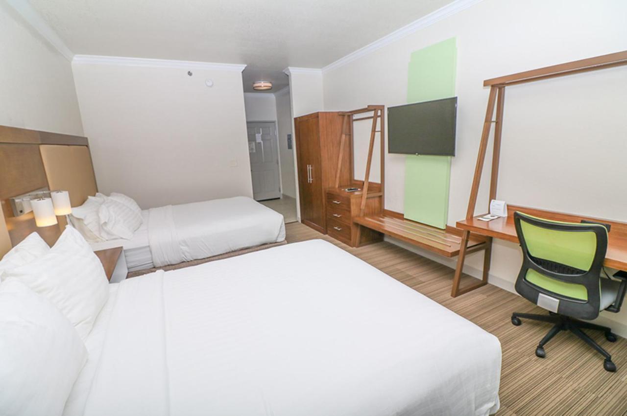 Holiday Inn Express Hotel & Suites Greenville By Ihg Экстерьер фото