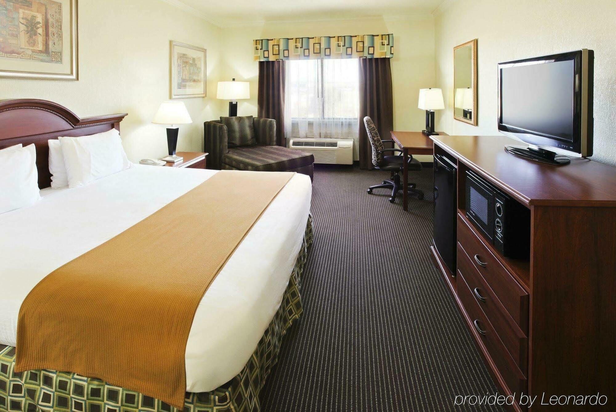 Holiday Inn Express Hotel & Suites Greenville By Ihg Номер фото